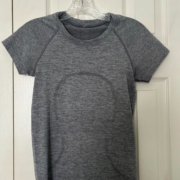 Lululemon Swiftly Tech Short-Sleeve Shirt 2.0 Hip Length - Picture 1 of 2